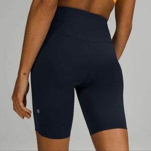 Lululemon Women’s True Navy Base Pace High-Rise Short 6" Size 6